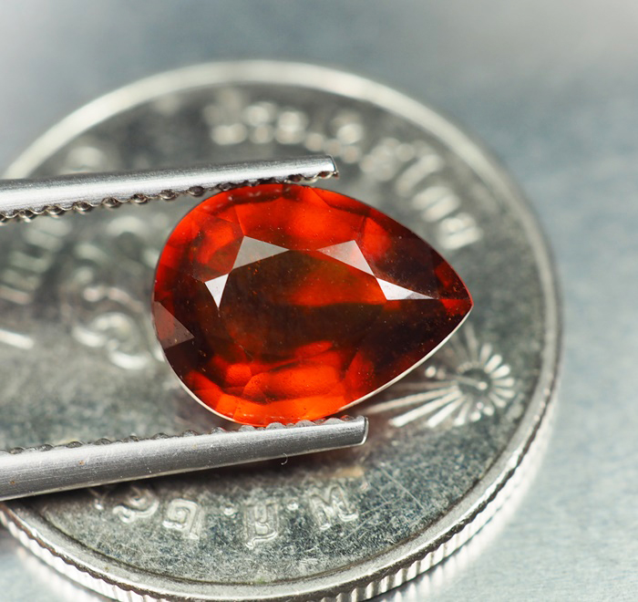 เฮสโซไนต์โกเมน (Hessonite) 2.05 กะรัตแดงส้มสวย