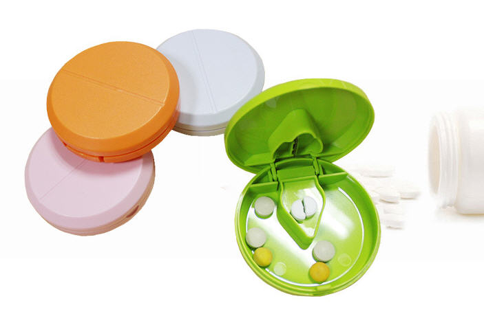 กล่องใส่ยาพร้อมที่ตัดยา,กล่องตัดยา,ที่ตัดเม็ดยา,ที่ตัดยา,มีดหั่นยา