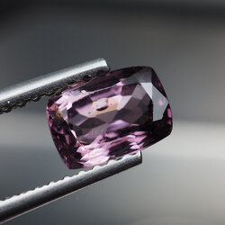 พลอยสปิเนล (Purple Spinel ) 1.05 กะรัตสีม่วง
