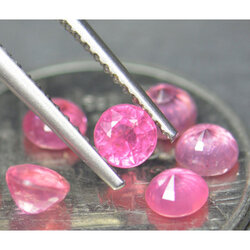 พลอยทับทิม (Ruby) 1.70 กะรัต 7 ชิ้น 3.8 มิล