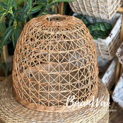 โคมไฟหวาย สานลายกากบาท ขนาด 40 * 40 cm