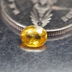 พลอยบุษราคัมบางกะจะ 0.65 กะรัต