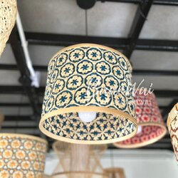 โคมไฟไม้ไผ่ ลายพิกุล ทรงกระบอก (สีฟ้า - ธรรมชาติ)