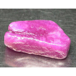 พลอยก้อนทับทิม (Ruby) 20.35 กะรัต