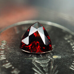 พลอยโรโดไรท์โกเมน 1.01 กะรัตสีแดงสวย