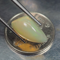 โอปอลหลากสี 2.30 กะรัต