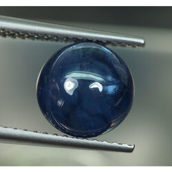 พลอยไพลินหลังเบี้ย 3.50 กะรัต