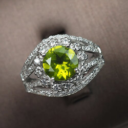 แหวนประดับพลอยแท้เพอริโด 1.80 กะรัต