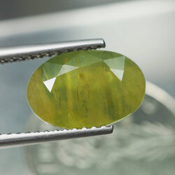 แซฟไฟร์สีเขียว (Sapphire) 3.60 กะรัต