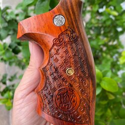 ด้ามไม้พยุงลูกโม่ Smith&Wesson K (สแควบัท)