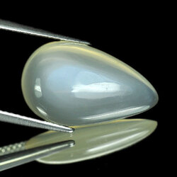 มูนสโตน (Moonstone) 7.10 กะรัตสีครีมสวย