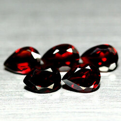 พลอยโกเมนแดง (Garnet) 4.20 กะรัต 5 ชิ้นหยดน้ำ