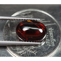 พลอยสเปคซาร์ไทร์โกเมนสีแดง 3.35 กะรัต