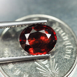 พลอยแท้โรโดไรท์ (Rhodolite Garnet) 2 กะรัต