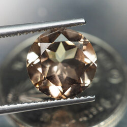 โทแพซสีแชมเปญ 3.20 กะรัต AAA