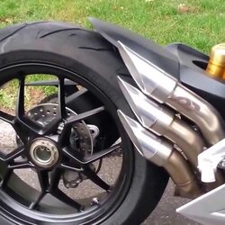 ท่อ QD Exhaust Slip-On สำหรับ MV Agusta F3 675/800 (For Exhibition only)