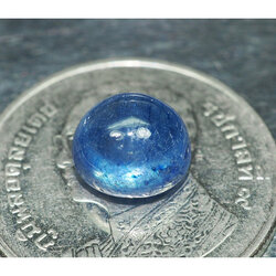 พลอยไพลินหลังเบี้ย (Sapphire) 3.05 กะรัต