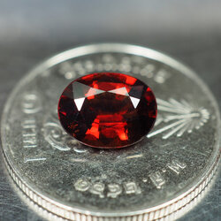 พลอยโกเมน (Garnet) 1.87 กะรัตแดงสวย