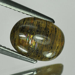 ซันสโตนสีรุ้ง (Rainbow Sunstone) 2.10 กะรัต