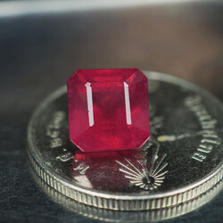 พลอยทับทิม (Ruby) 3.55 กะรัตสีชมพู