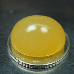 โอปอลสีเหลือง 11.65 กะรัตสวย