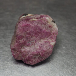 ก้อนพลอยทับทิมดิบ 72 กะรัต