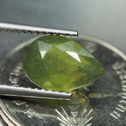 แซฟไฟร์สีเขียว (Sapphire ) 2.65 กะรัต