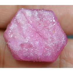 พลอยก้อนทับทิม (Ruby) 20.40 กะรัต