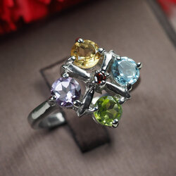 แหวนพลอยแท้แฟนซีหลากสี 2.15 กะรัต