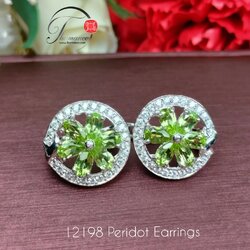 ต่างหูพลอยแท้เพอริดอด 3 กะรัตล้อมเพชร