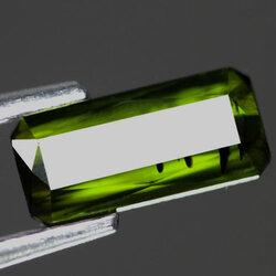 พลอยทัวร์มาลีนสีเขียว 1.15 กะรัต