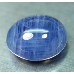 พลอยไพลินหลังเบี้ย (Sapphire) 5.45 กะรัต