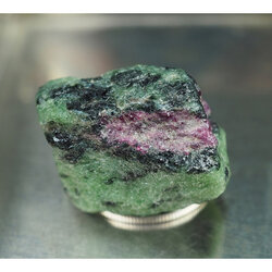 พลอยทับทิมซอยไซต์ 72.25 กะรัต