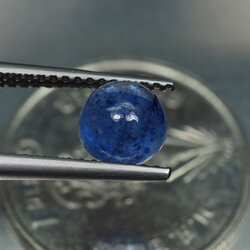 พลอยไพลินหลังเบี้ย (Sapphire) 1.85 กะรัต