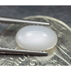 มูนสโตนหรือมุกดาหาร 1.50 กะรัตสีขาว