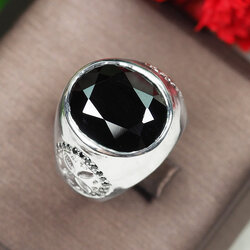 แหวนพลอยนิลแท้ขนาดใหญ่