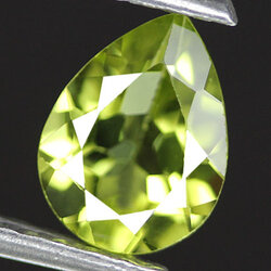 พลอยเพอริดอท 1.10 กะรัต