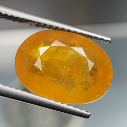 บุษราคัมอัฟริกาสีเหลืองส้ม (Sapphire) 7.90 กะรัต