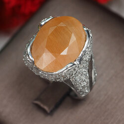 แหวนไหมทองสีส้มขนาดใหญ่