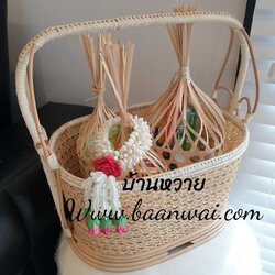 ตะกร้าทำบุญลายพิกุล หวายแท้