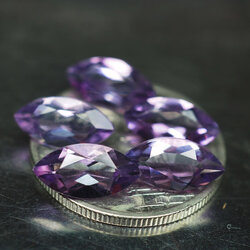 พลอยอเมทิสต์ทรงมาคี (Violet Amethyst ) 5 กะรัต 5 เม็ด