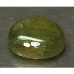 แซฟไฟร์สีเขียว (Sapphire) 4.80 กะรัต