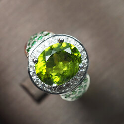 แหวนเพอริดอทสีเขียวแอ๊บเปิ้ลขนาดใหญ่