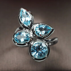 แหวนพลอยแท้โทปาสสีฟ้าสลับทรง 3.50 กะรัต