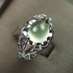 แหวนพลอยแท้พรีไนท์หรือแก้วขนเหล็ก