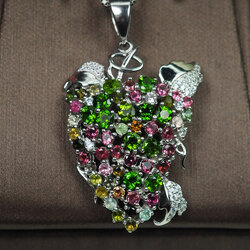 จี้พวงองุ่นพลอยกรีนโครมดิออปไซด์และทัวร์มาลีน