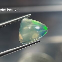 โอปอลหลากสี (Multi Opal) 1.50 กะรัต