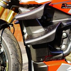 carbonworld คาร์บอนข้างหม้อน้ำ สำหรับ STF V4 ชุด4ชิ้น บริเวณครีบข้าง