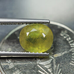 แซฟไฟร์สีเขียว (Sapphire ) 2.05 กะรัต