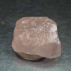 ก้อนดิบโรสควอตซ์ 43.10 กะรัตอัญมณีแห่งความรัก